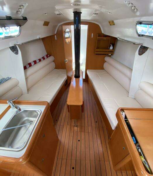 Oscar 32ft Beneteau Yacht For Sale