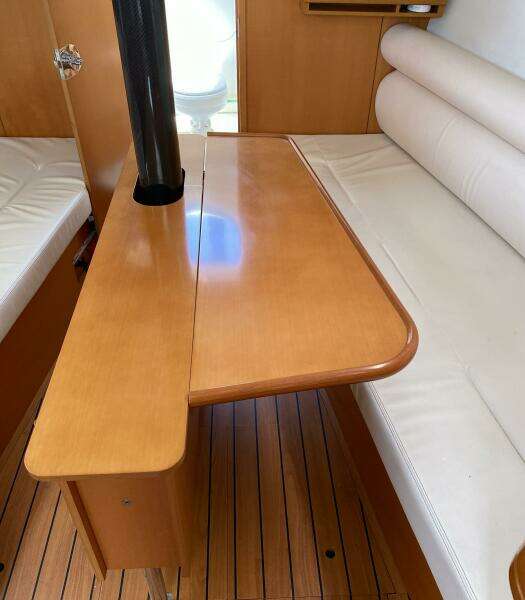 Oscar 32ft Beneteau Yacht For Sale