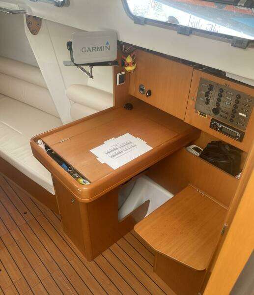 Oscar 32ft Beneteau Yacht For Sale