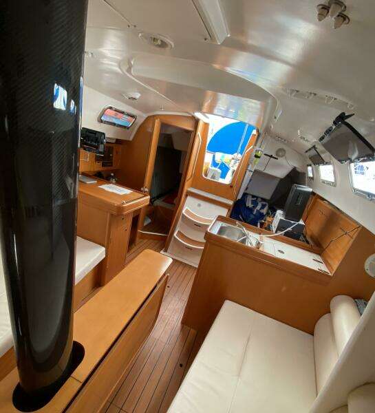Oscar 32ft Beneteau Yacht For Sale