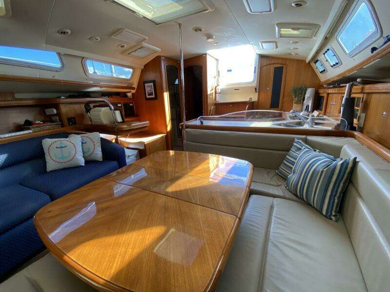 Dolce Vita 41ft Hunter Yacht For Sale