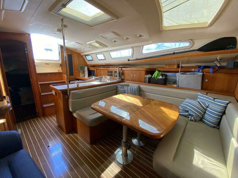 Dolce Vita 41ft Hunter Yacht For Sale