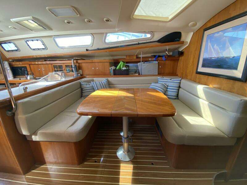Dolce Vita 41ft Hunter Yacht For Sale