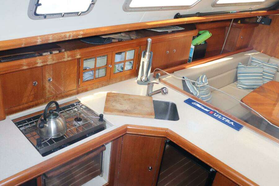 Dolce Vita 41ft Hunter Yacht For Sale