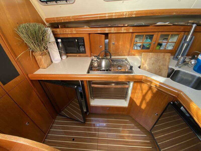 Dolce Vita 41ft Hunter Yacht For Sale