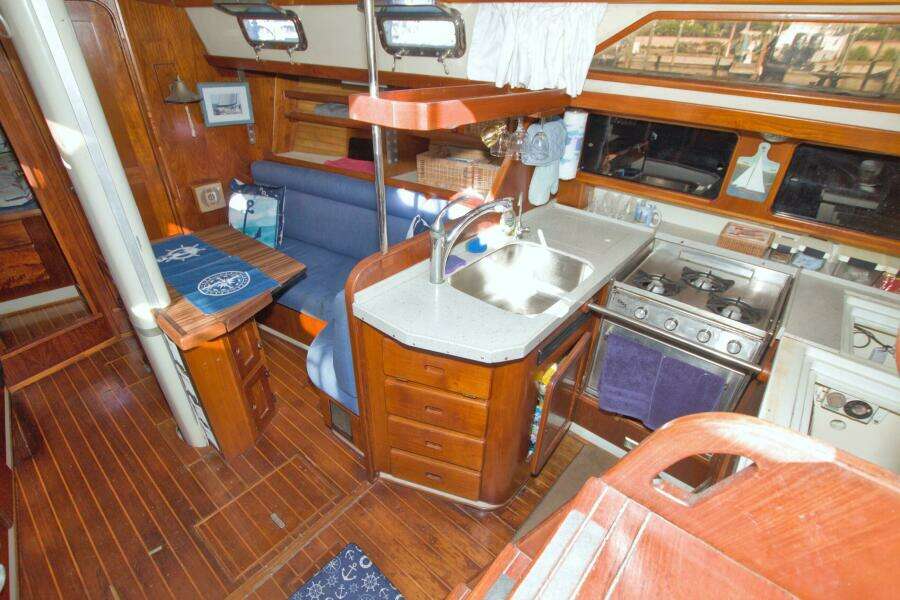 Kindred Spirit 43ft Morgan Yacht For Sale
