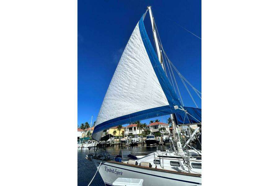 Kindred Spirit 43ft Morgan Yacht For Sale