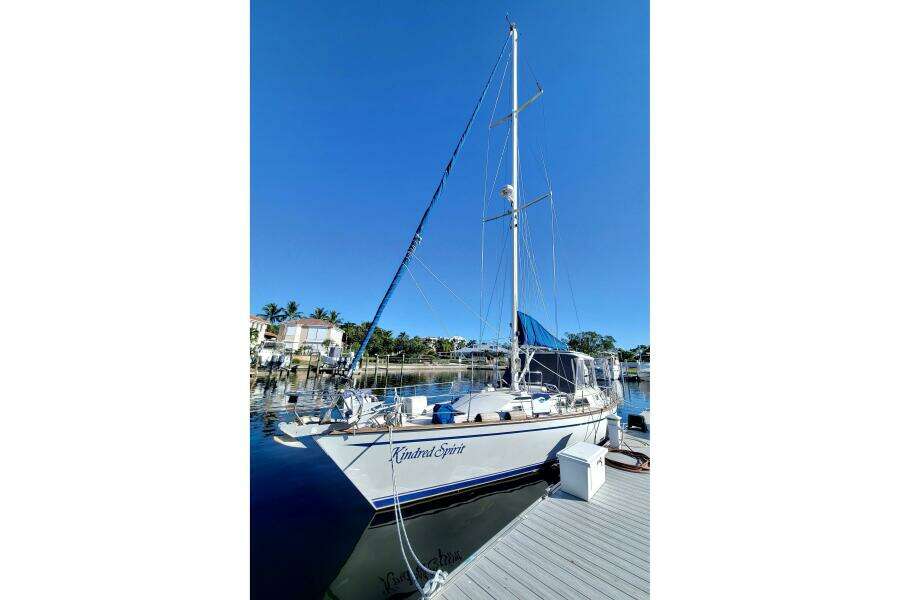 Kindred Spirit 43ft Morgan Yacht For Sale