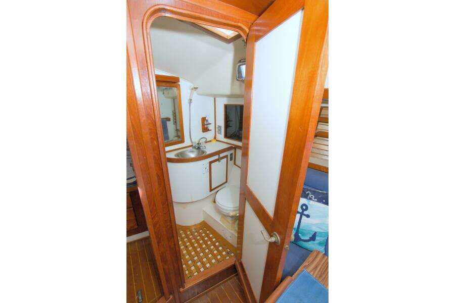 Kindred Spirit 43ft Morgan Yacht For Sale