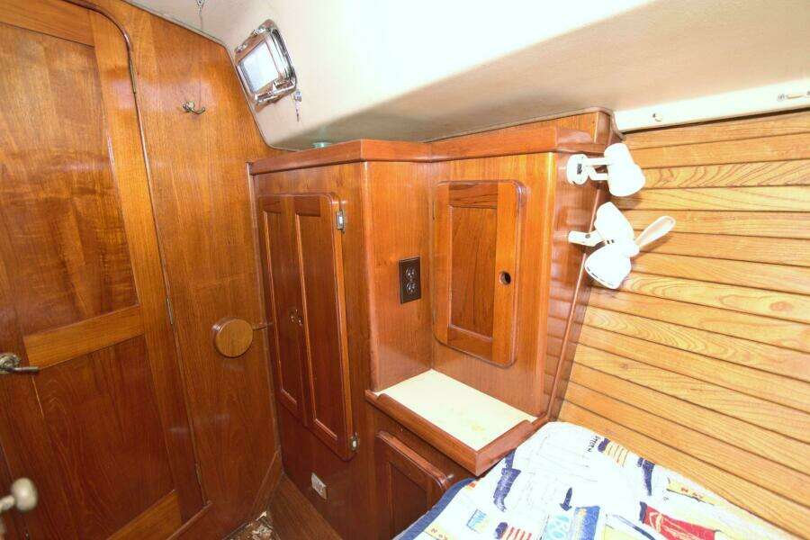 Kindred Spirit 43ft Morgan Yacht For Sale