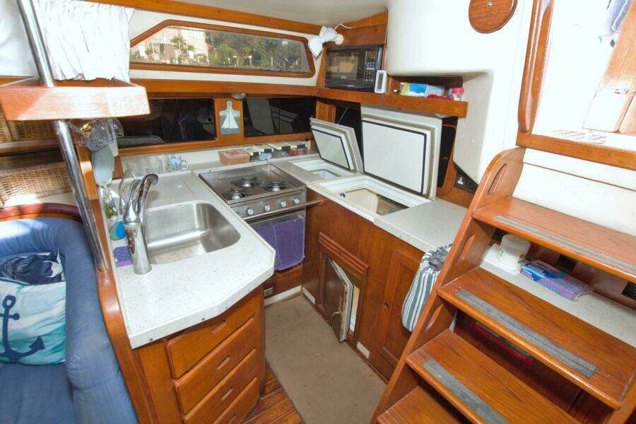 Kindred Spirit 43ft Morgan Yacht For Sale