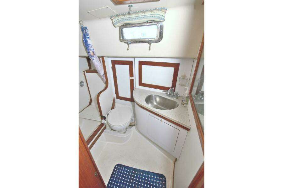 Kindred Spirit 43ft Morgan Yacht For Sale