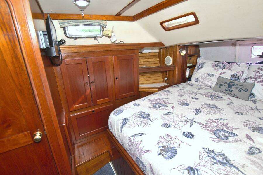 Kindred Spirit 43ft Morgan Yacht For Sale