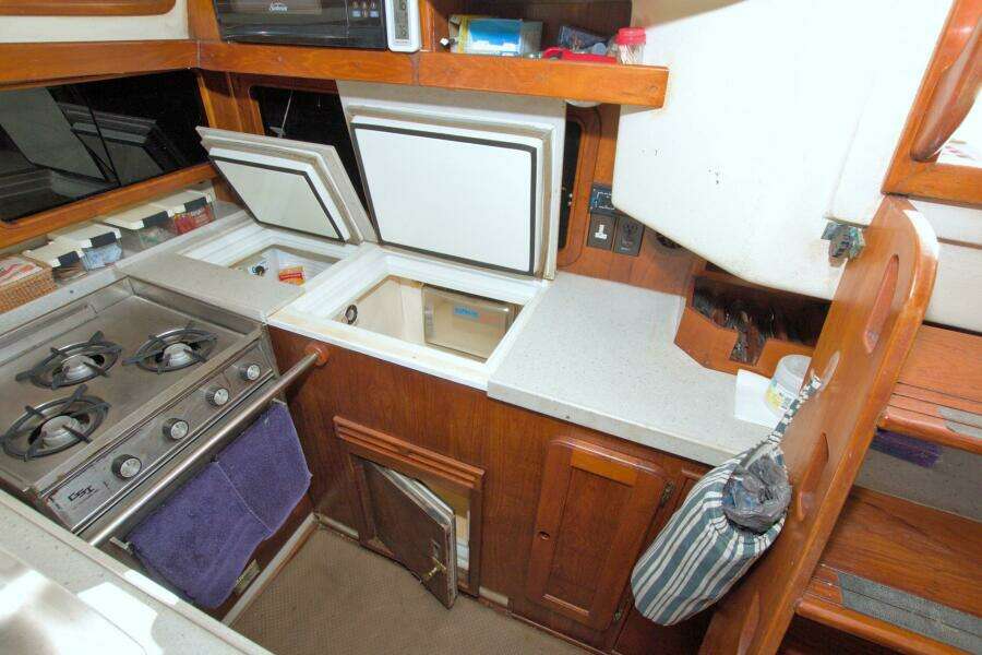 Kindred Spirit 43ft Morgan Yacht For Sale