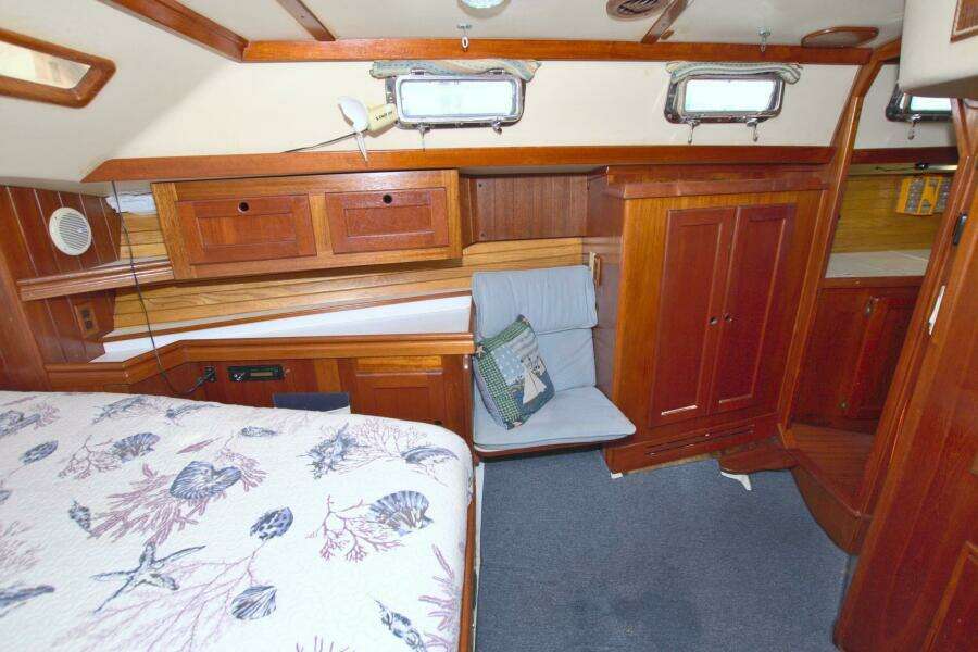 Kindred Spirit 43ft Morgan Yacht For Sale