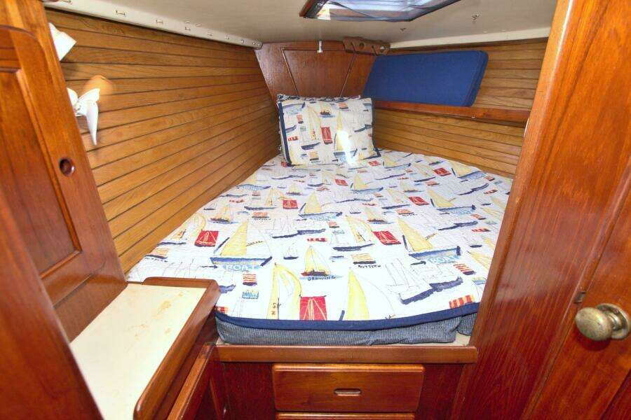 Kindred Spirit 43ft Morgan Yacht For Sale