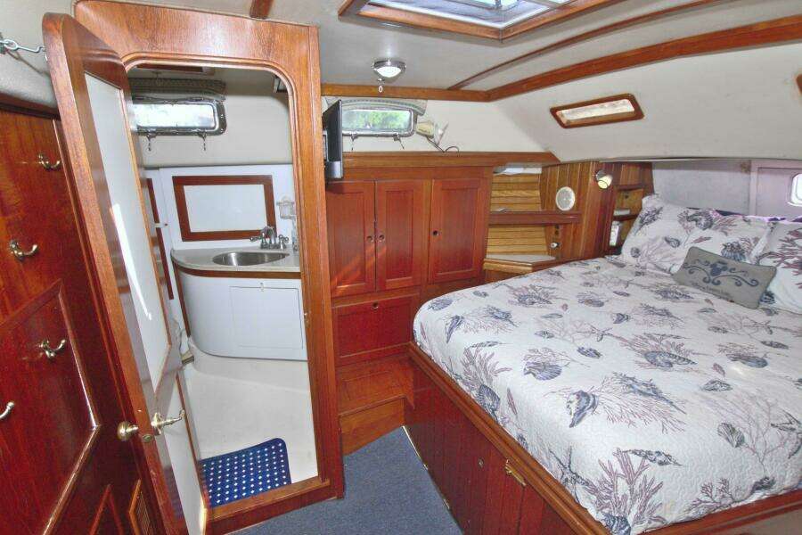 Kindred Spirit 43ft Morgan Yacht For Sale