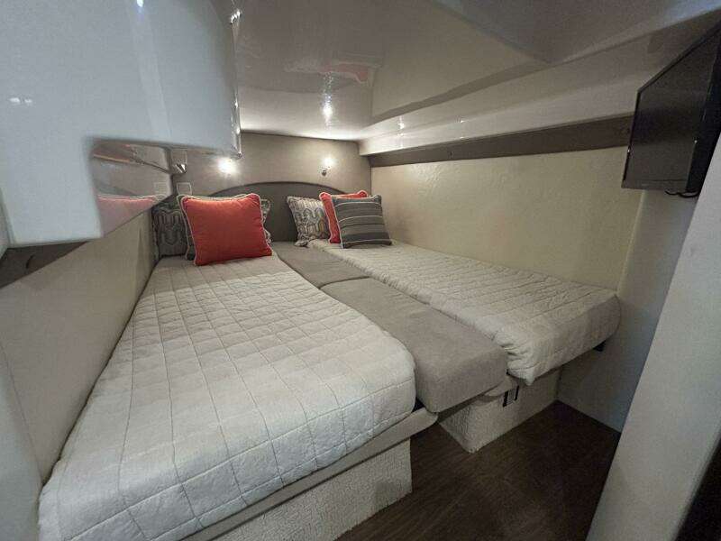 42ft Regal Yacht For Sale