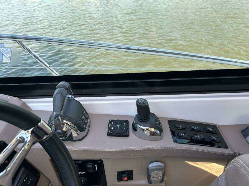 42ft Regal Yacht For Sale