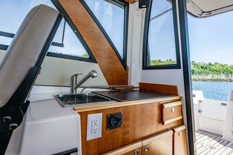 Cancelled  30ft Cutwater Yacht For Sale