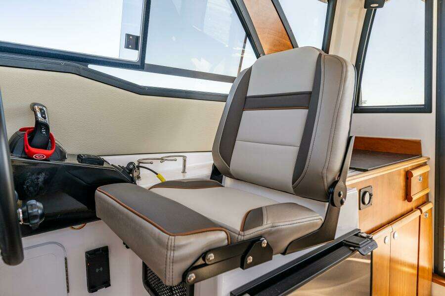 Cancelled  30ft Cutwater Yacht For Sale
