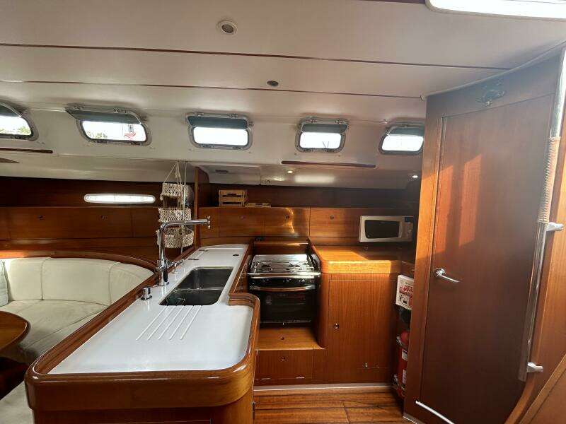 Unbound 47ft Beneteau Yacht For Sale