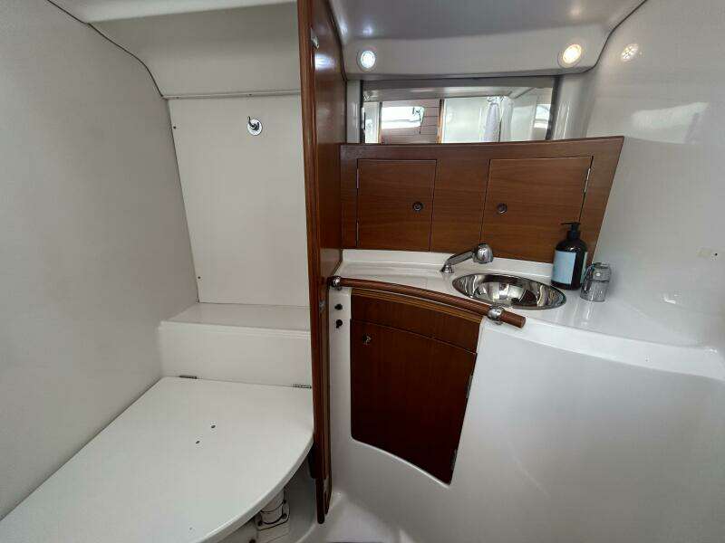 Unbound 47ft Beneteau Yacht For Sale