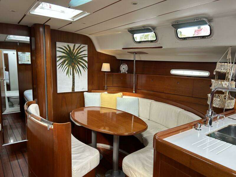 Unbound 47ft Beneteau Yacht For Sale