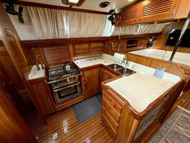 Starlight 46ft Outbound Yacht For Sale