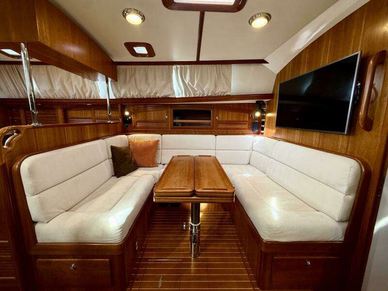 Starlight 46ft Outbound Yacht For Sale
