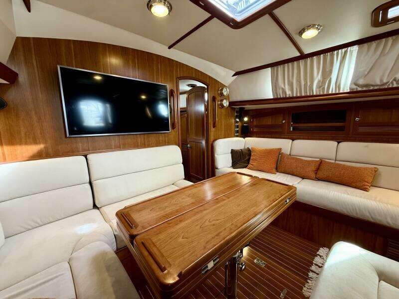 Starlight 46ft Outbound Yacht For Sale