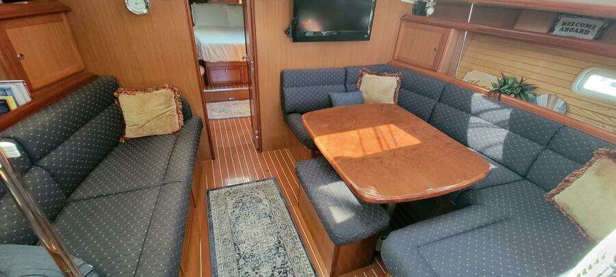 Aeolus 49ft Hunter Yacht For Sale