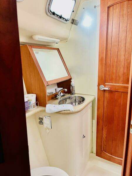 Aeolus 49ft Hunter Yacht For Sale
