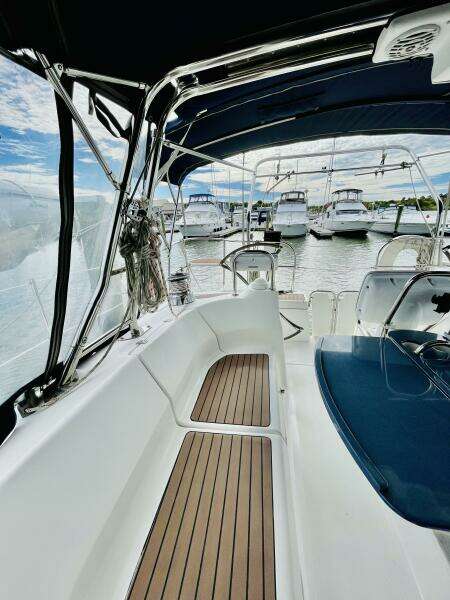 Aeolus 49ft Hunter Yacht For Sale