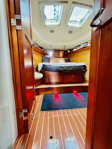 Aeolus 49ft Hunter Yacht For Sale