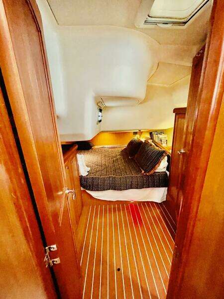 Aeolus 49ft Hunter Yacht For Sale