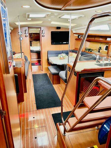Aeolus 49ft Hunter Yacht For Sale