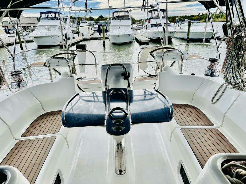 Aeolus 49ft Hunter Yacht For Sale