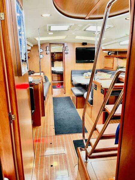 Aeolus 49ft Hunter Yacht For Sale