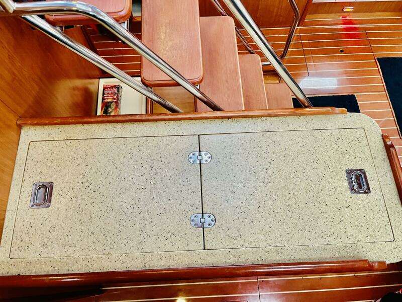 Aeolus 49ft Hunter Yacht For Sale