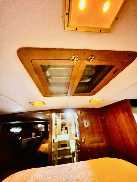 Aeolus 49ft Hunter Yacht For Sale