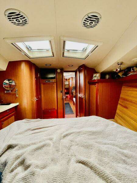 Aeolus 49ft Hunter Yacht For Sale