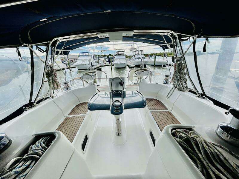 Aeolus 49ft Hunter Yacht For Sale