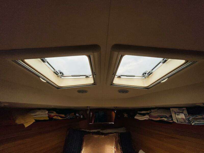 Aeolus 49ft Hunter Yacht For Sale