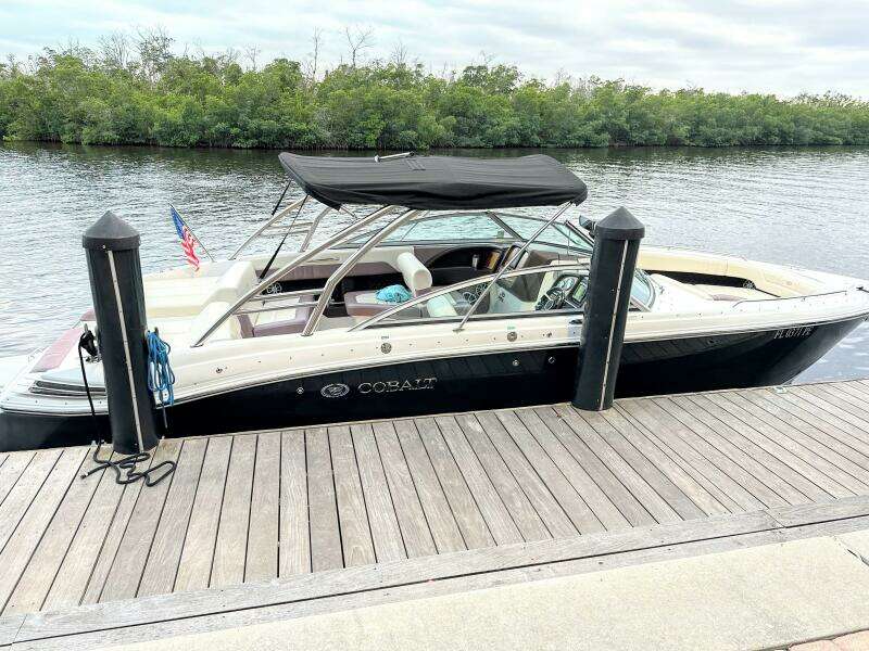 30ft Cobalt Yacht For Sale