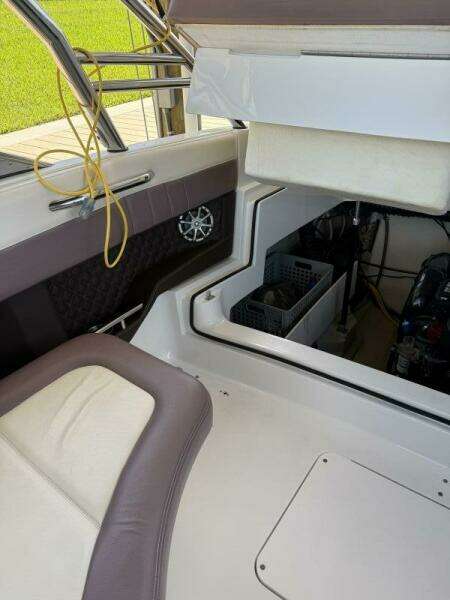 30ft Cobalt Yacht For Sale