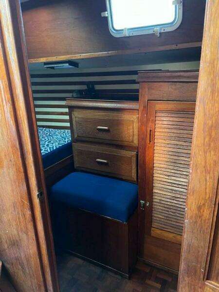 Ella Lin 37ft Endeavour Yacht For Sale
