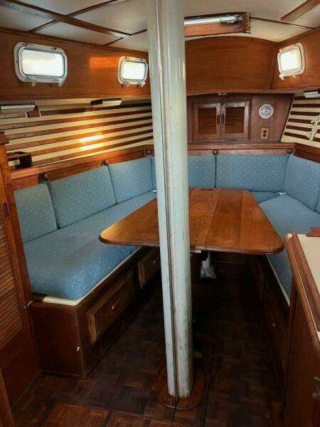 Ella Lin 37ft Endeavour Yacht For Sale
