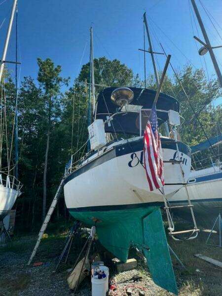 Ella Lin 37ft Endeavour Yacht For Sale