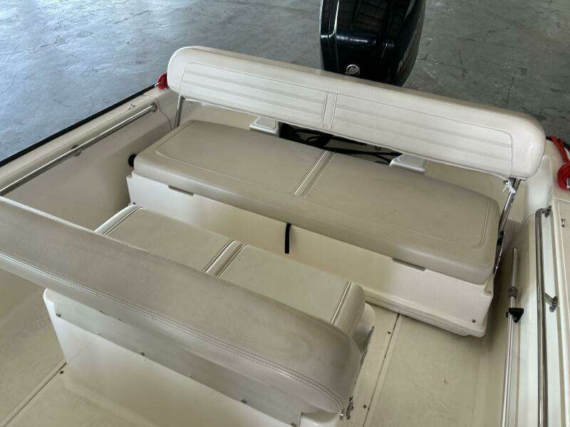 17ft Boston Whaler Yacht For Sale